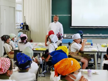 東京都市大学付属小学校　4年生児童が1年を通してシェフ三國清三氏から食育を学ぶ