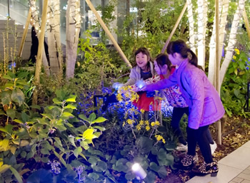 約800人が「光る花」を製作　東京都市大学主催ワークショップ「花筏イルミネーション」