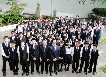 東京都市大学等々力中学校・高等学校では、2014年5月28日（水）、同校体育館において全校生徒約1000名を集め「五島慶太先生を学ぶ会」が開催されました