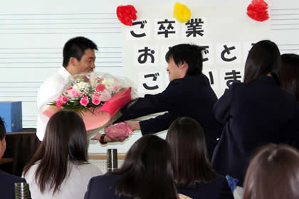 東京都市大学塩尻高等学校　　第50回卒業証書授与式が挙行されました