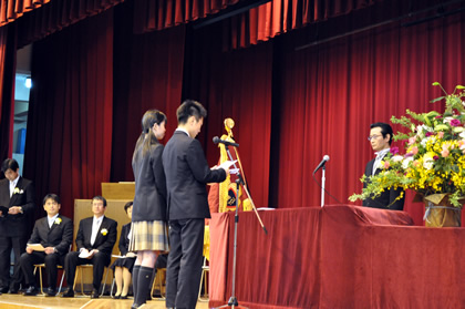 東京都市大学等々力高等学校　平成24年度（第4回）卒業式が挙行されました